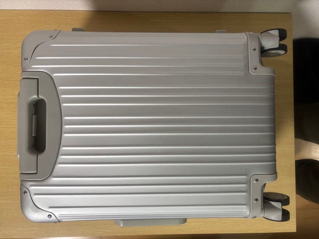 新品未使用品】メルセデスベンツ アルミスーツケース 32L キャリー